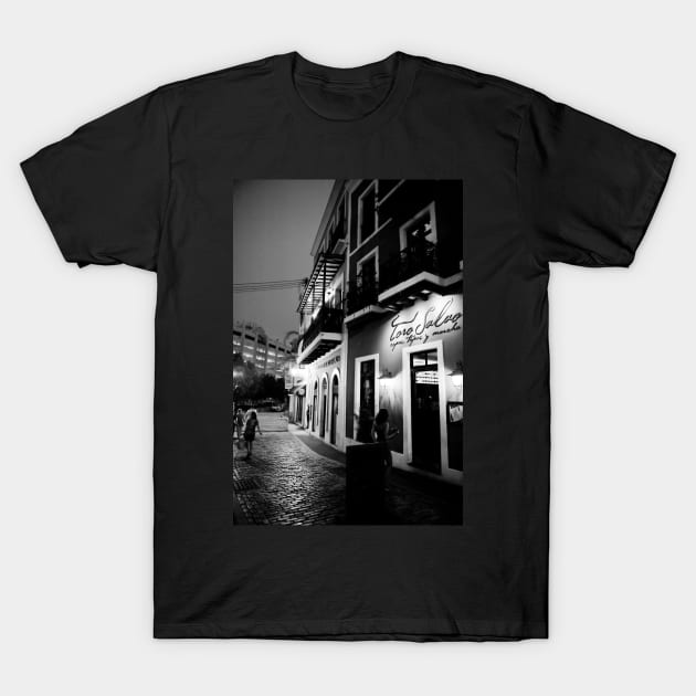 Viejo San Juan en la Noche T-Shirt by krepsher